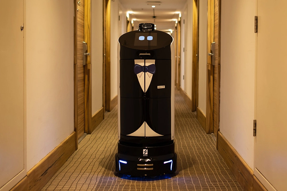 Otel servis robotları: Konaklama deneyimini dönüştüren akıllı çözümler